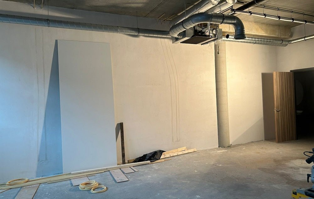 Showroom Update Alphen a/d Rijn: Vertraging, deuren en wanden - Solza.nl