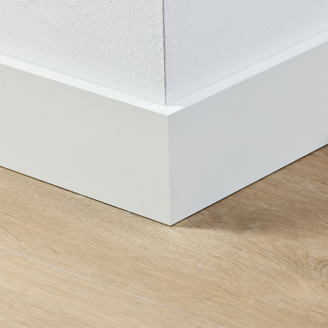 Plinthe moderne MDF 90x12x2400mm blanc pré-peint RAL 9010